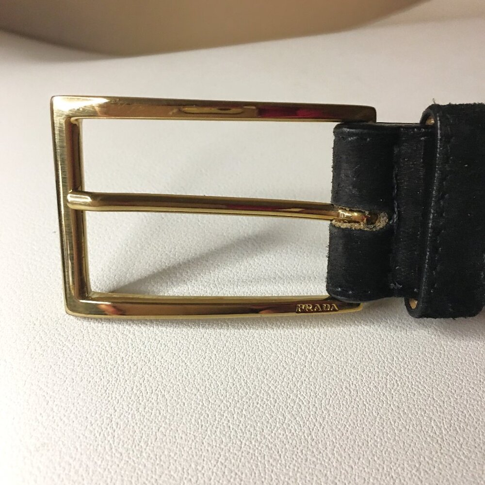 Black & Gold Grommet Suede 𝐏𝐑𝐀𝐃𝐀 Belt - Picture 5 of 10